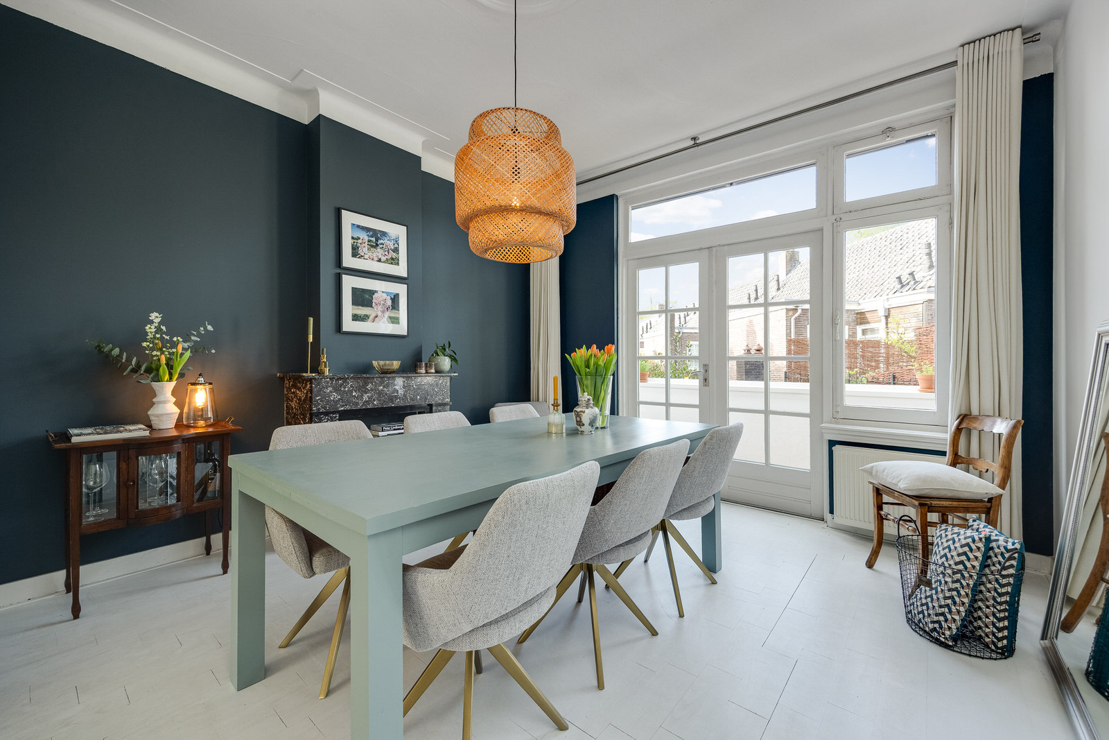 Eetkamer in een woning aan de Monseigneur Prinsenstraat in Den Bosch